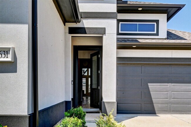 Building Photo - 10631 Hidden Rock Dr