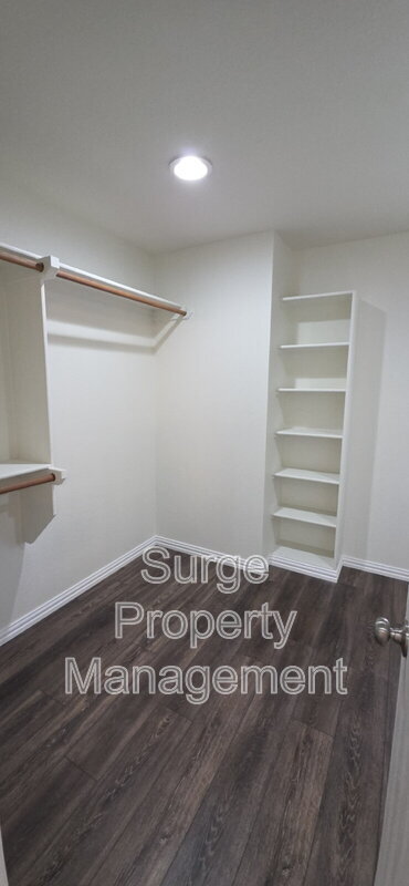 Building Photo - 629 Dorchester Dr