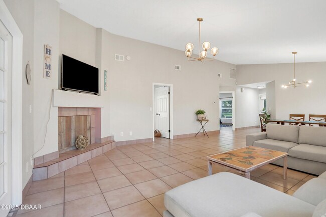 Building Photo - 44 Capistrano Dr
