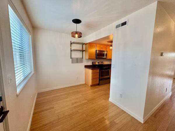 Building Photo - 127 E Hersey St