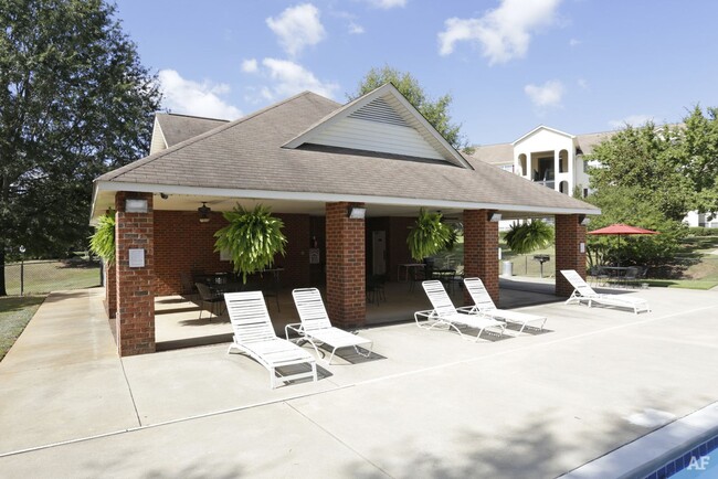 Building Photo - 190-206 (11) (NO TRANSFERS!)