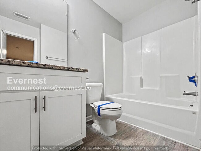 Building Photo - 3 Bed, 2.5 Bath Home with Attached Garage / Pet-Friendly / Available Now!