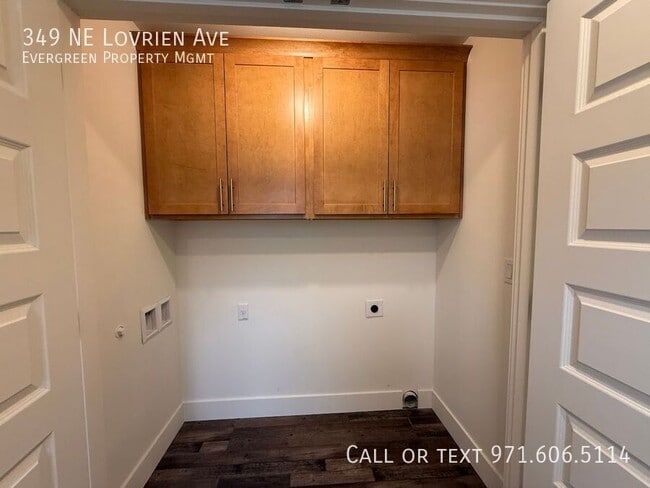 Building Photo - 349 NE Lovrien Ave