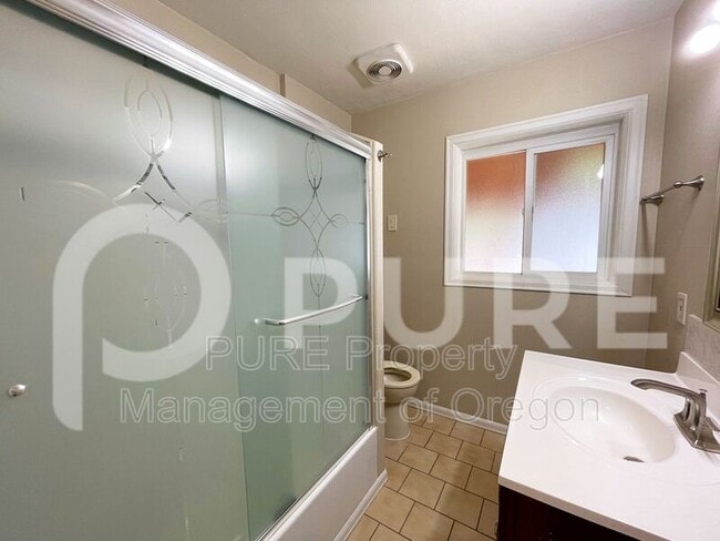 Building Photo - 8506 SE Mill St