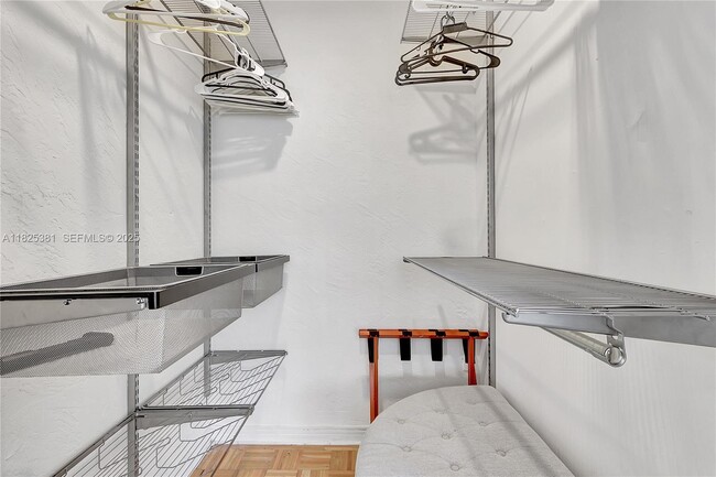 Building Photo - 33 SW 20th Rd