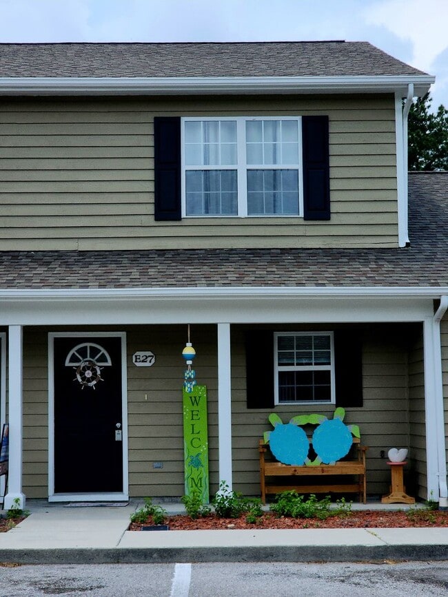 Primary Photo - Welcome to our charming townhouse in Pelle...
