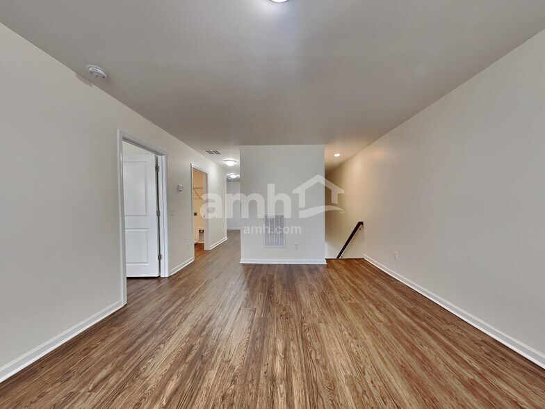 Building Photo - 200 Orion Way