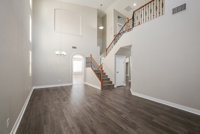 Building Photo - 425 Orchid Oasis Ave