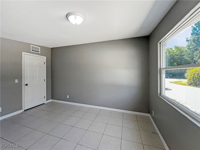 Building Photo - 15206 Stringfellow Rd