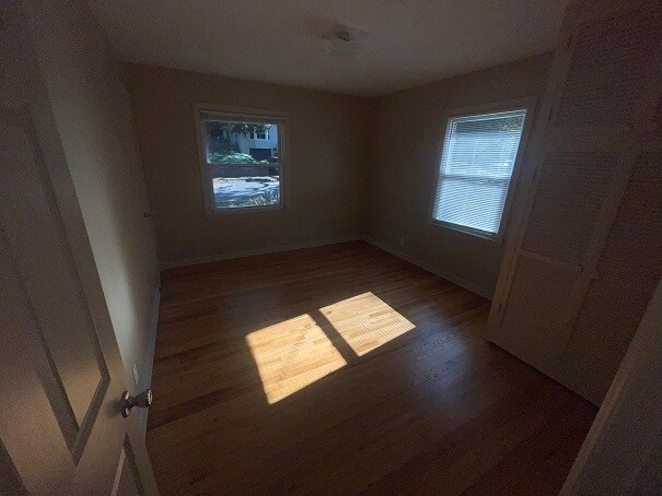 Building Photo - 1431 Margaret Ave SE