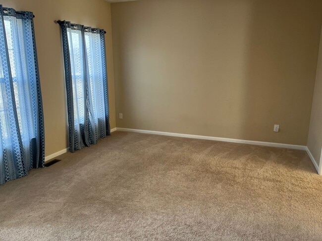Building Photo - Spacious 4-Bedroom 2.5 Bath Gem in Avon, OH!