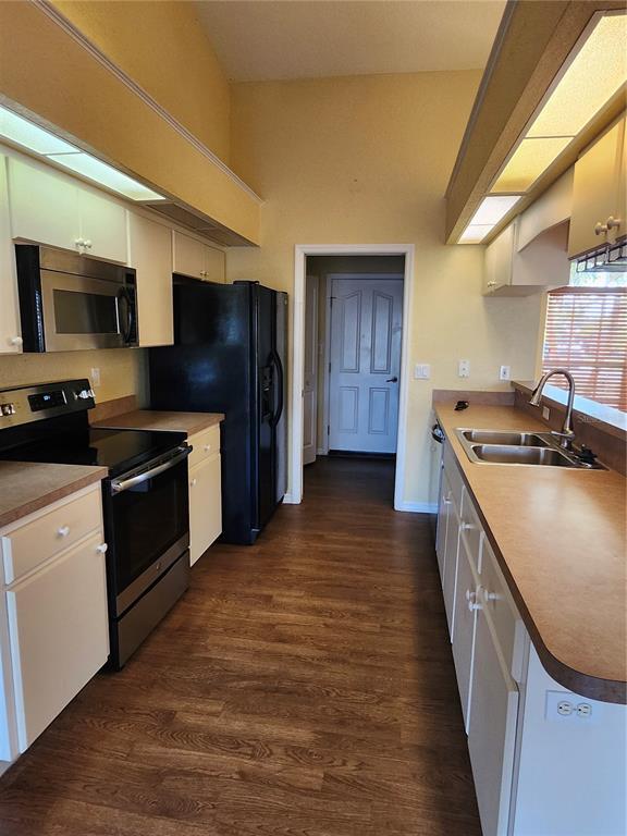 Building Photo - 391 Azui St