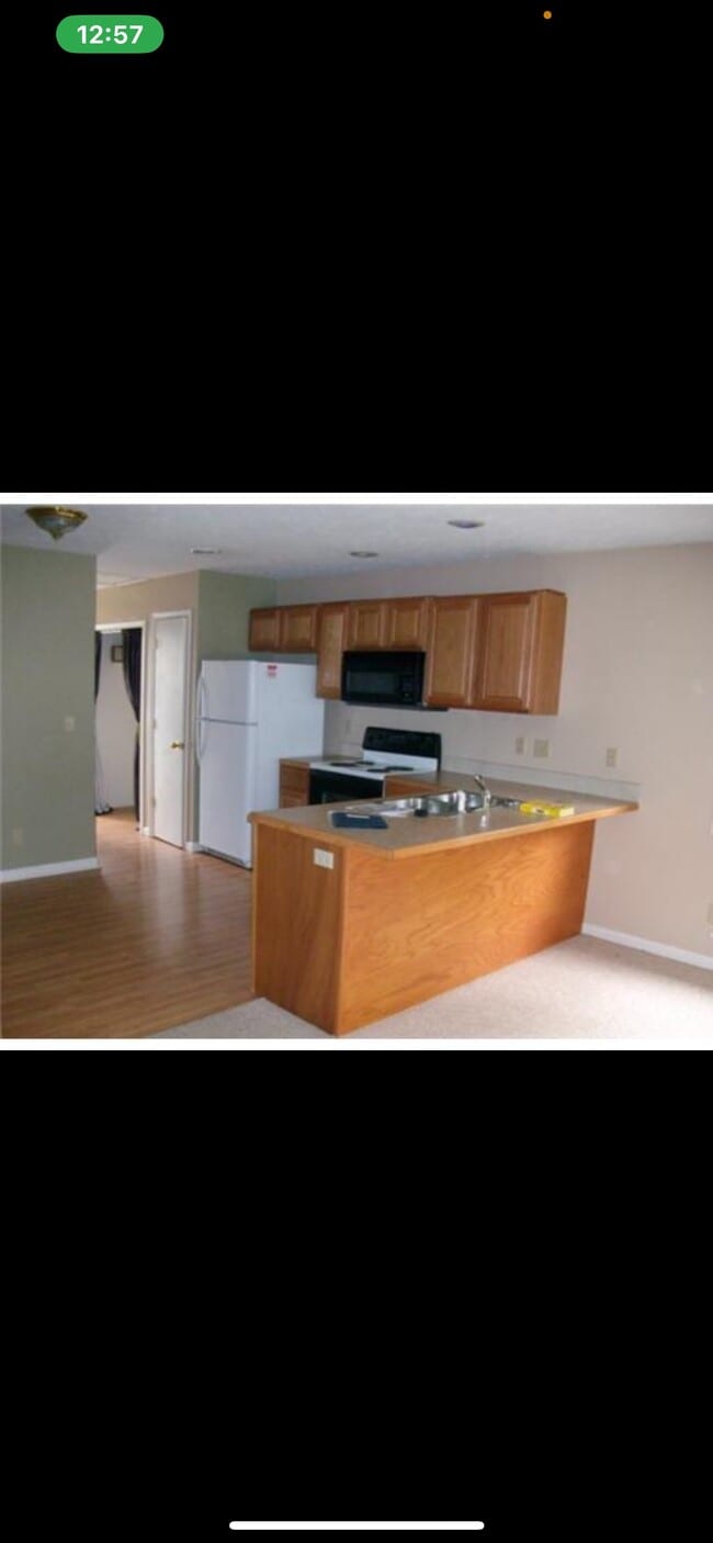 Building Photo - 125 E Rouse St