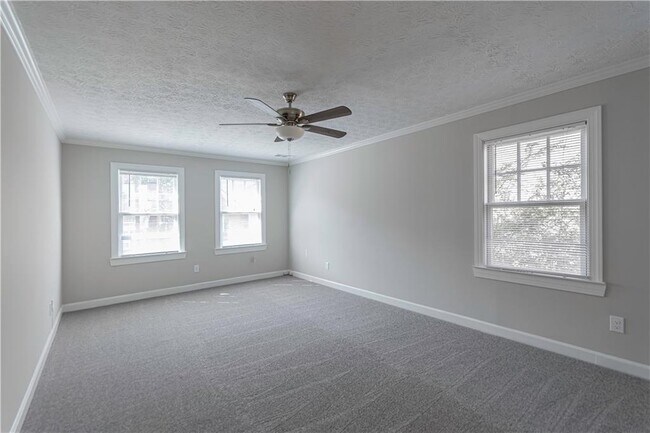 Building Photo - 3165 Henderson Walk