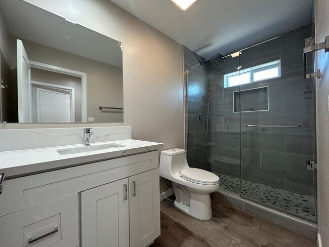 Building Photo - Newly Built in 2024! Driveway & Garage Par...