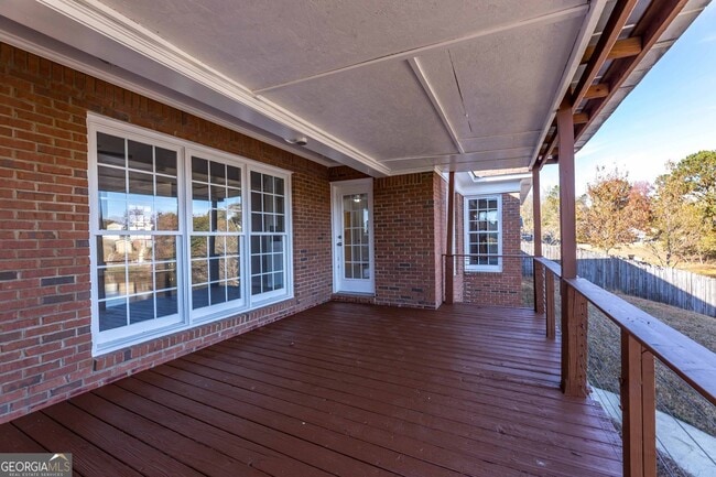 Building Photo - 7988 Westlake Dr