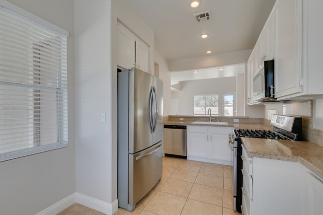 Building Photo - Beautiful 3-Bedroom Home in Silverado Ranch