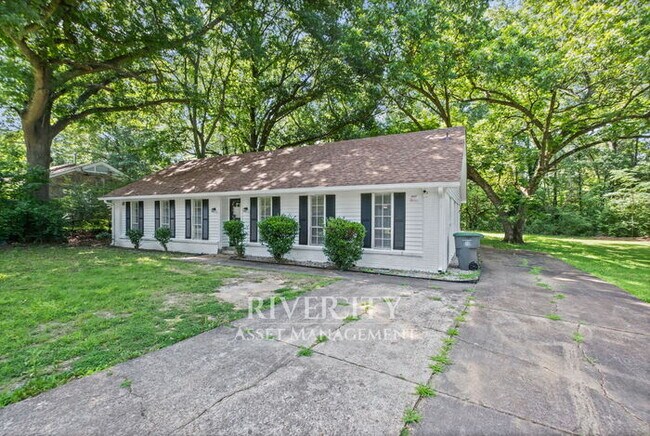 Building Photo - A Must See!!!! Located in a Premium Part of Town & Section 8 Welcomed!!