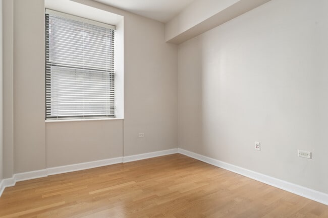 Building Photo - 310 S Michigan Ave