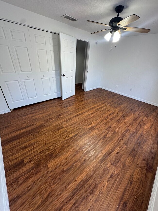 Building Photo - 1723 NE 2nd St