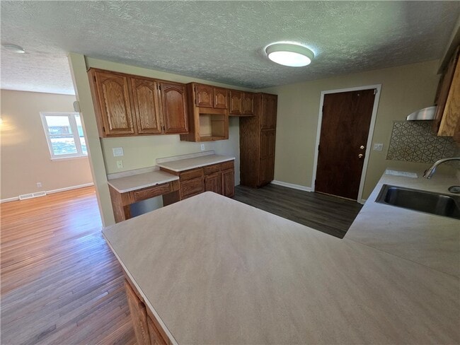 Building Photo - 32 Golden Rod Ln