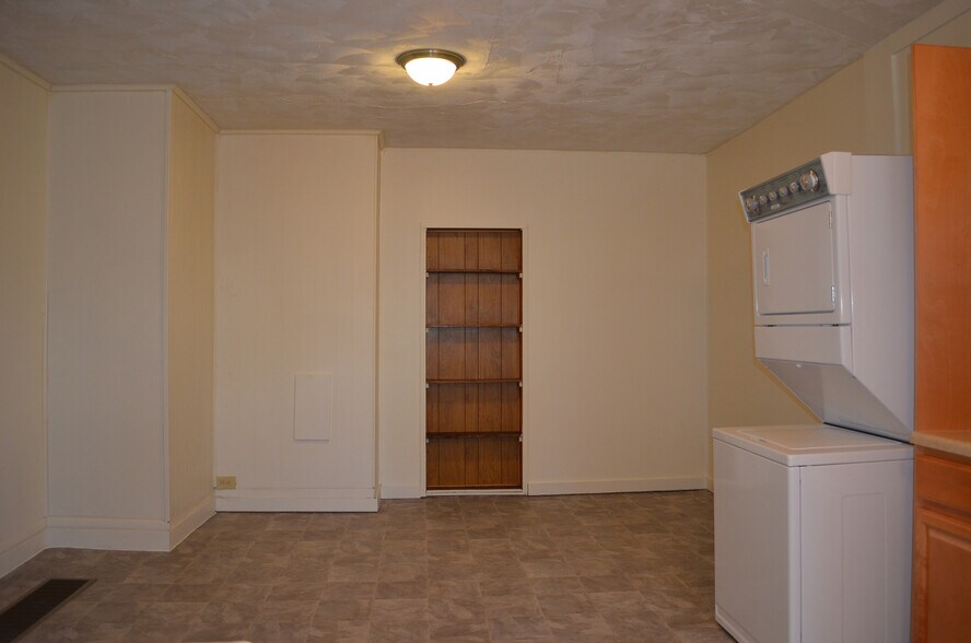 Building Photo - 48 Converse St