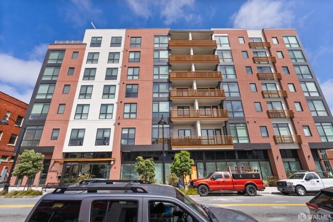 Building Photo - 200 Linden Ave