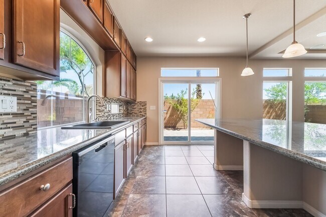 Building Photo - Upgraded Tri-Level Home on a Cul-de-Sac Lot in Southwest