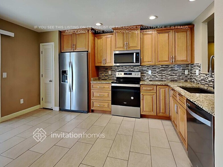 Building Photo - 15709 W Watson Ln