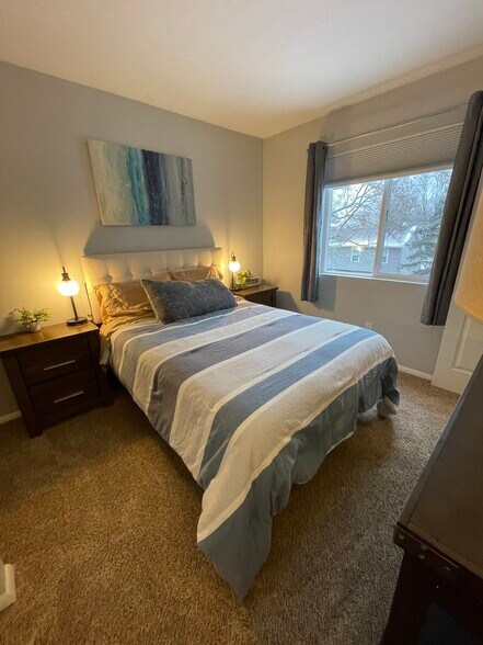 Building Photo - 27 Mayapple Ln