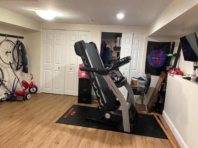 Finished basement open space - 11 Oakland St