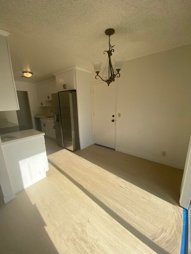 Building Photo - 1118 Woodridge Dr