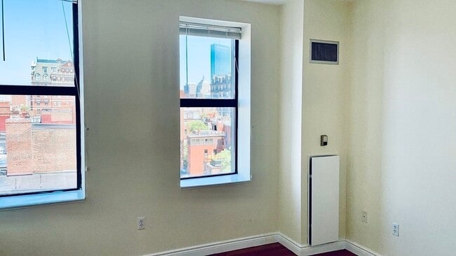 Building Photo - 4 Charlesgate E