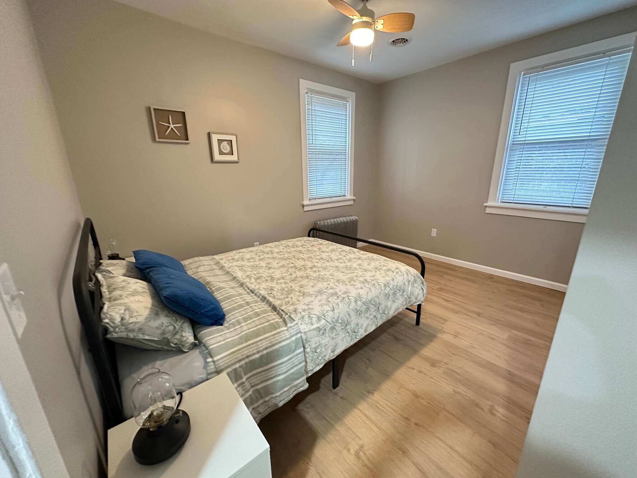 Building Photo - 5640 Beacon St