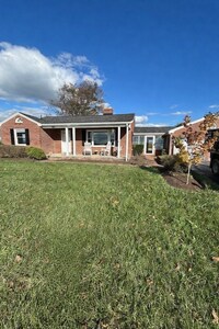 Building Photo - Remodeled rancher just outside of Frederick with stunning mountain views ready for you!