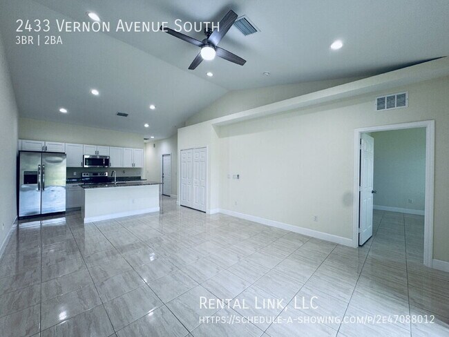 Building Photo - 2433 Vernon Ave S