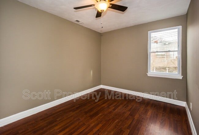 Building Photo - 8627 Willow Oak Rd