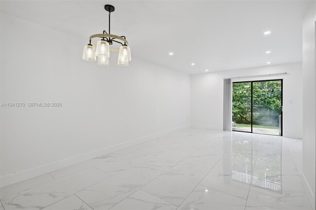 Building Photo - 6850 NW 173rd Dr