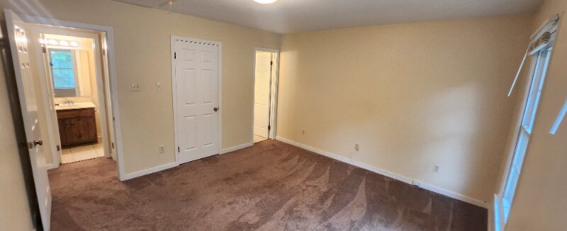 Building Photo - 5806 Laurel Trail Ct