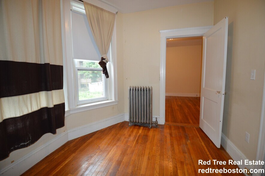 Building Photo - 64 Ballardvale St