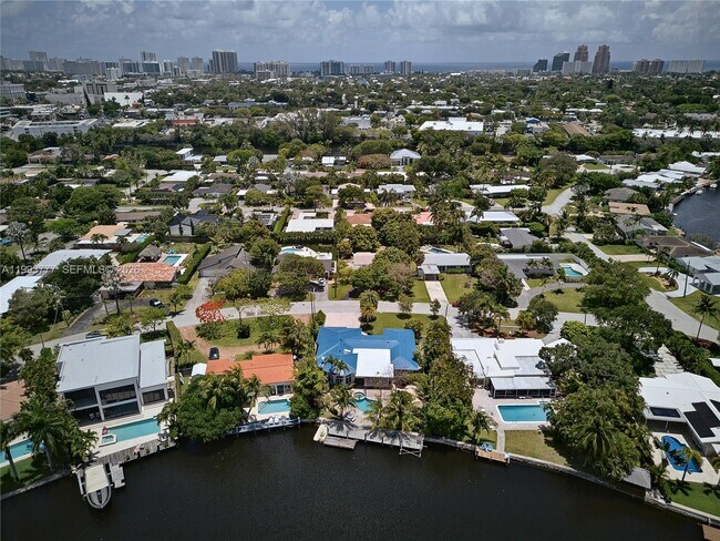 Building Photo - 2801 Coral Shores Dr