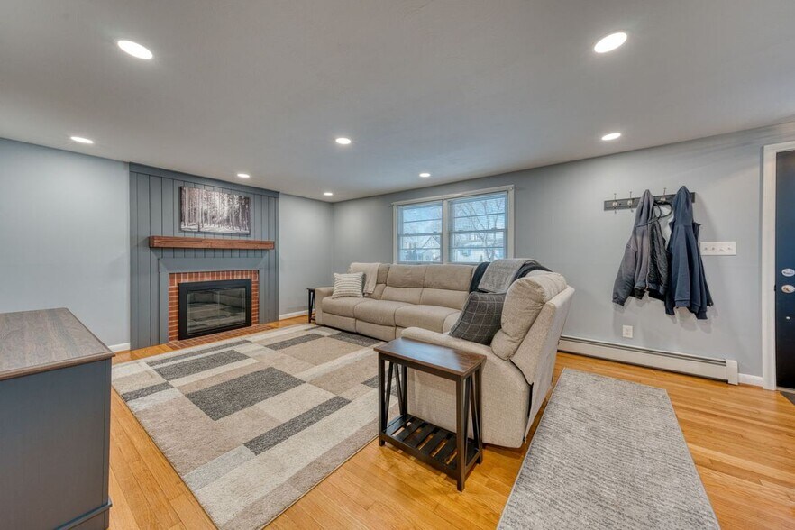 Building Photo - 42 Northbrick Ln