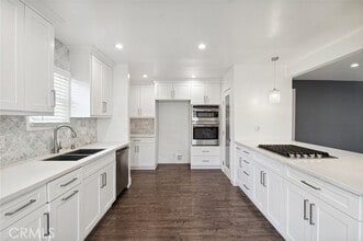 Building Photo - 10653 Oro Vista Ave
