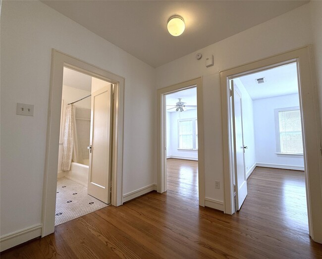 Building Photo - 2311 Wroxton Rd