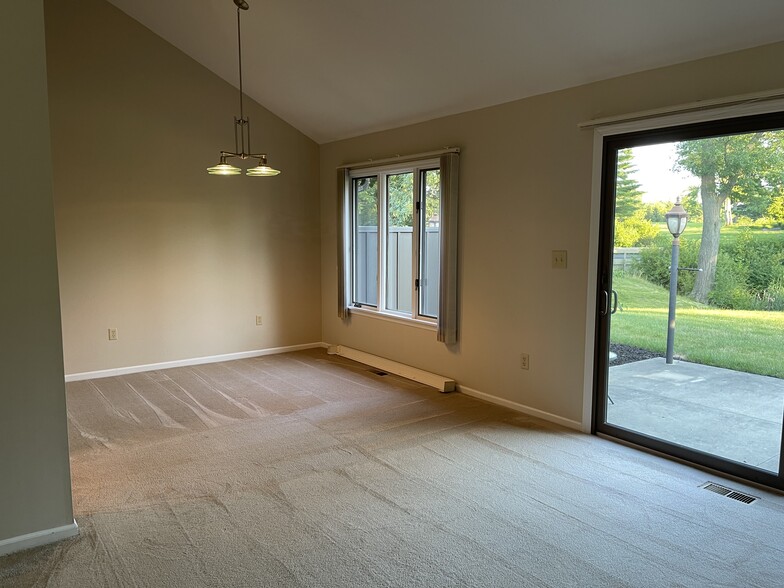 Building Photo - 2675 Glen Arbor Ter