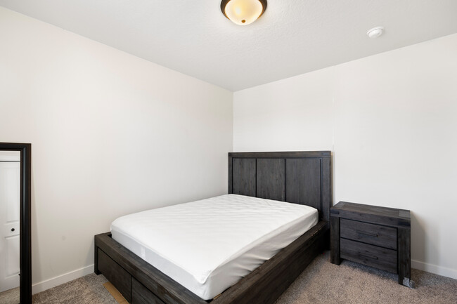 Building Photo - 5359 S Redeken Pl