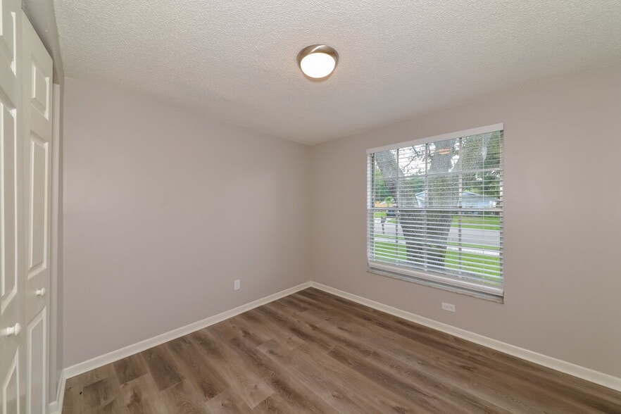 Building Photo - 904 Briarcliff Dr