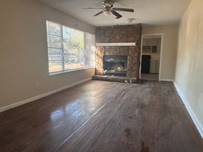 Building Photo - 1934 Catalina Dr