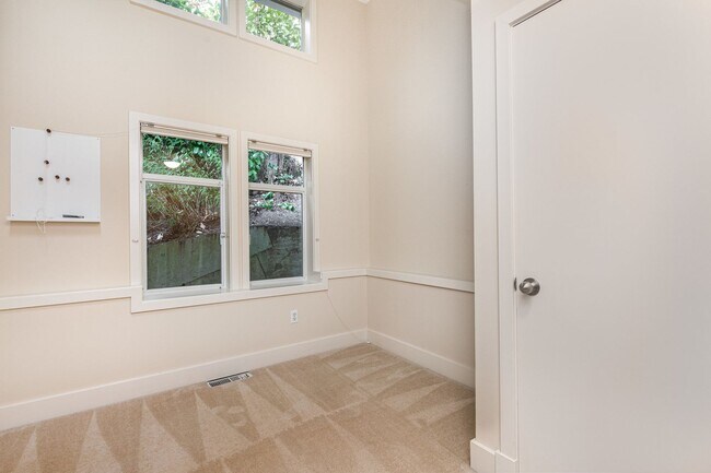 Building Photo - 3Bd/3Ba Seattle House