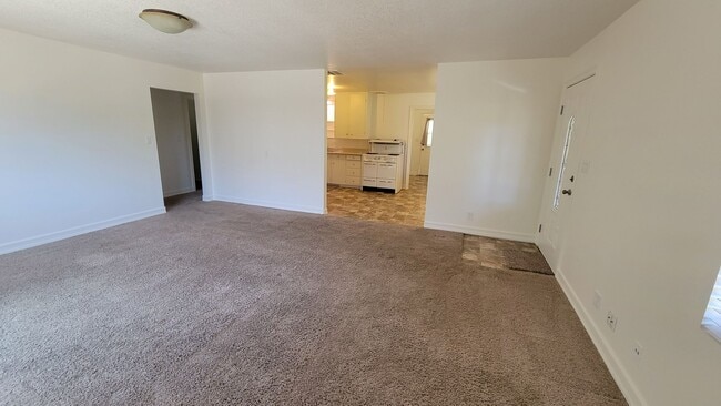 Building Photo - Charming 3-Bedroom 2-Bath with Mountain Vi...